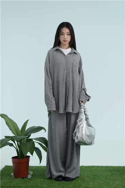 細條紋休閒套裝