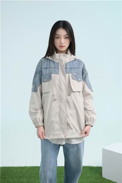 牛仔拼接外套